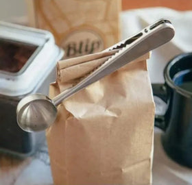 Generic Mini Moos 192-count pack keeps your coffee station well stocked.