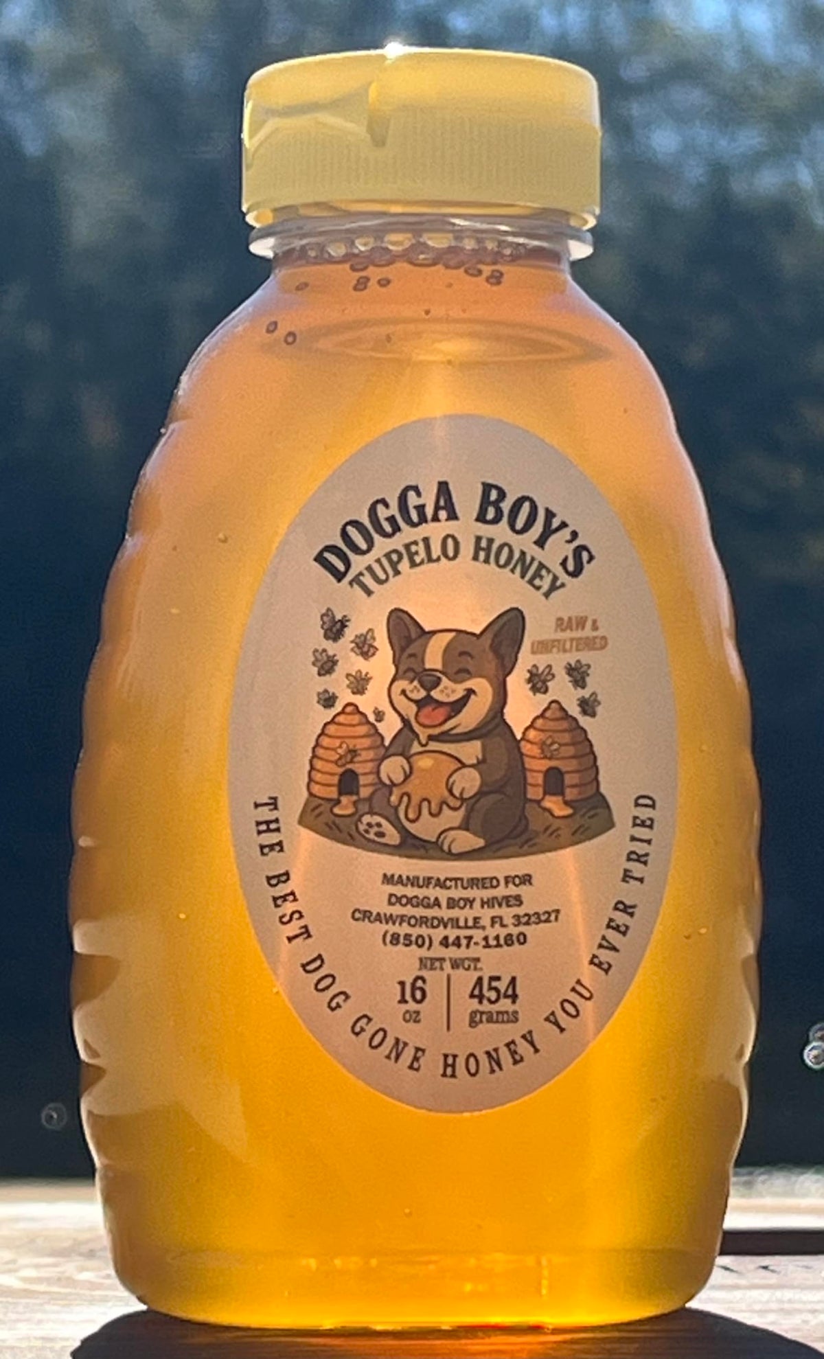 Generic Tupelo Honey amber hue in glass emphasizes light, floral notes for tea.
