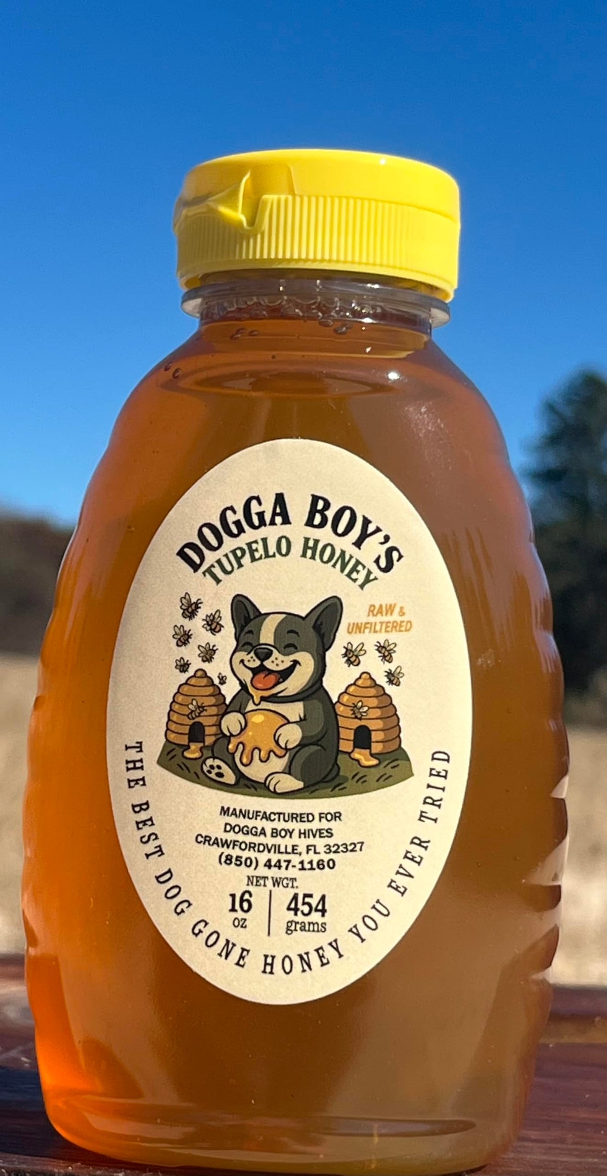 Generic Tupelo Honey from swamp sources showcases authentic provenance and purity.