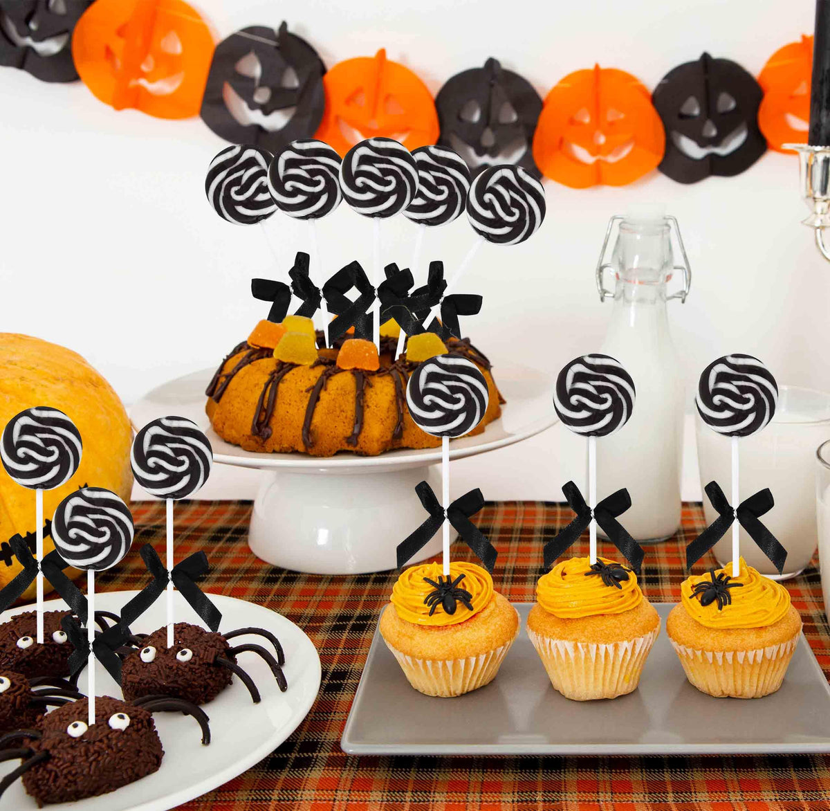 Gift Boutique Halloween lollipops ideal for trick-or-treat and spooky setups.