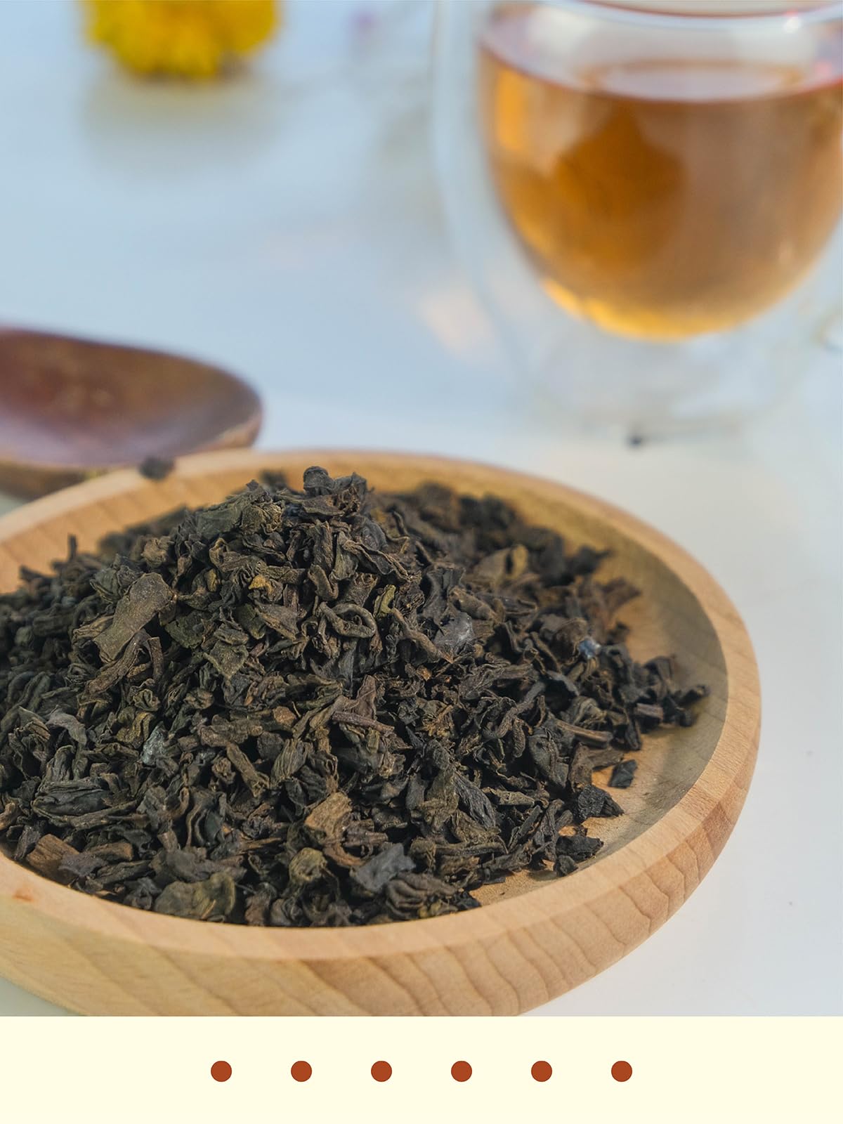 GLDNT Pu'erh tea steeping cup illustrates a smooth, balanced mug.