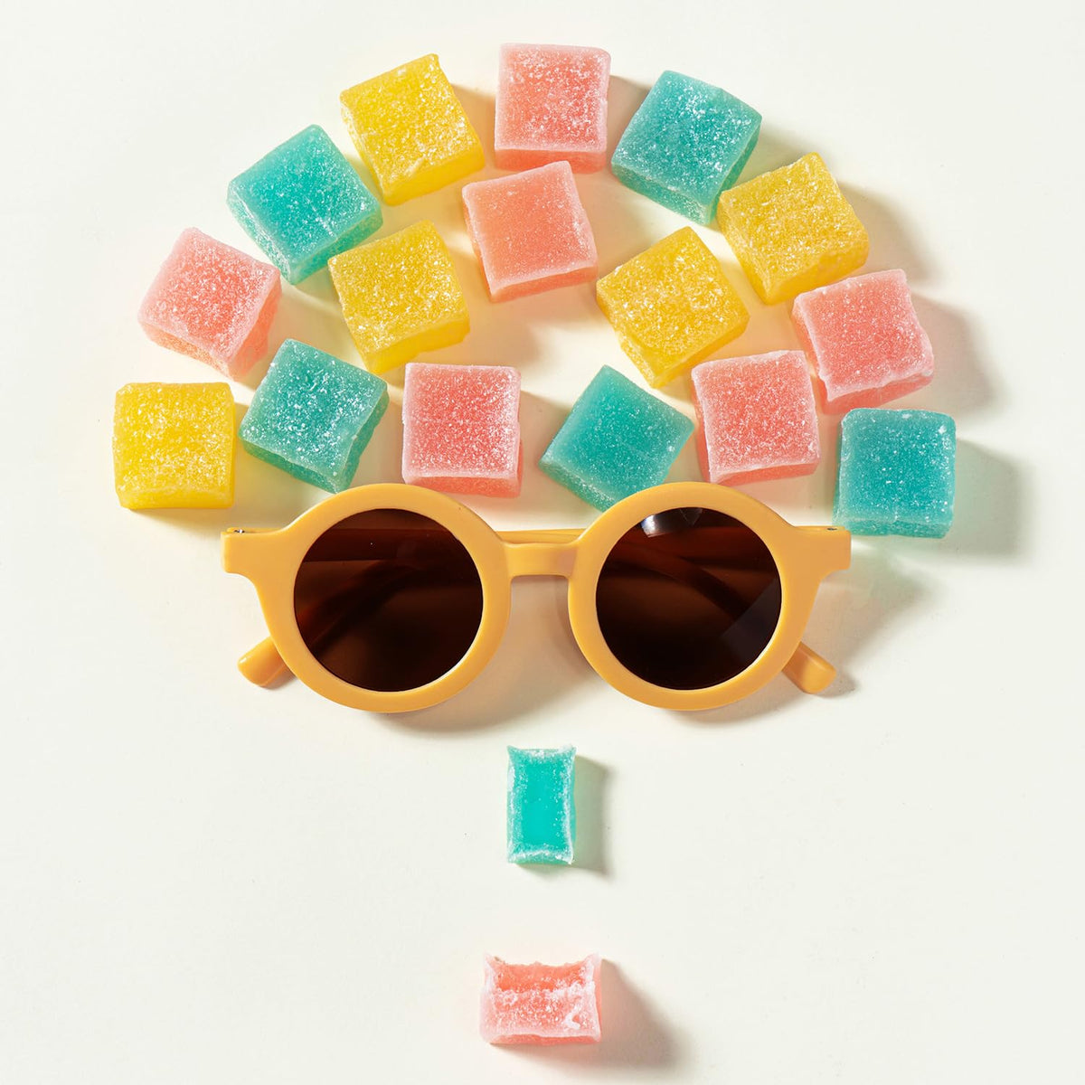 GLEAMETT Gem Crystal Amber Candy highlights vegan and gluten-free appeal for dietary needs.