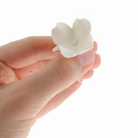 Global Sugar Art Hydrangea blossom sugar flowers, white, 1-inch unwired for cake toppers.