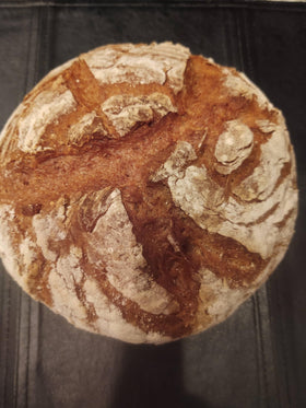 Glutenfreeee sliced loaf on board ready for sandwiches.