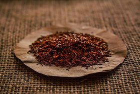 Golden Moon Rooibos long-cut leaves closeup emphasizes natural purity