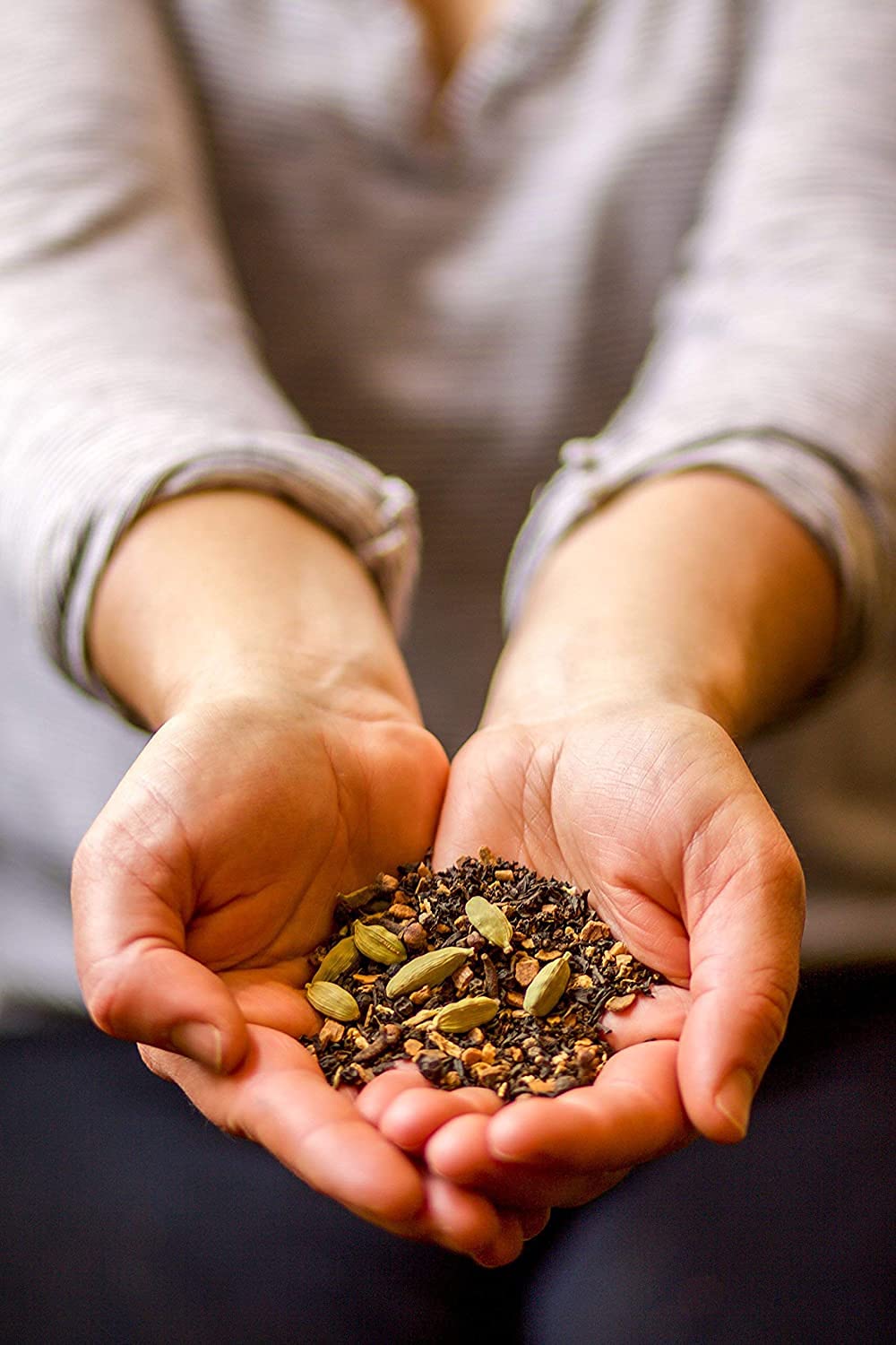 Golden Moon Tea organic certification underlines purity and sustainable sourcing.