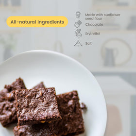 Good Dee's gluten-free brownie mix label underscores allergen-friendly options.