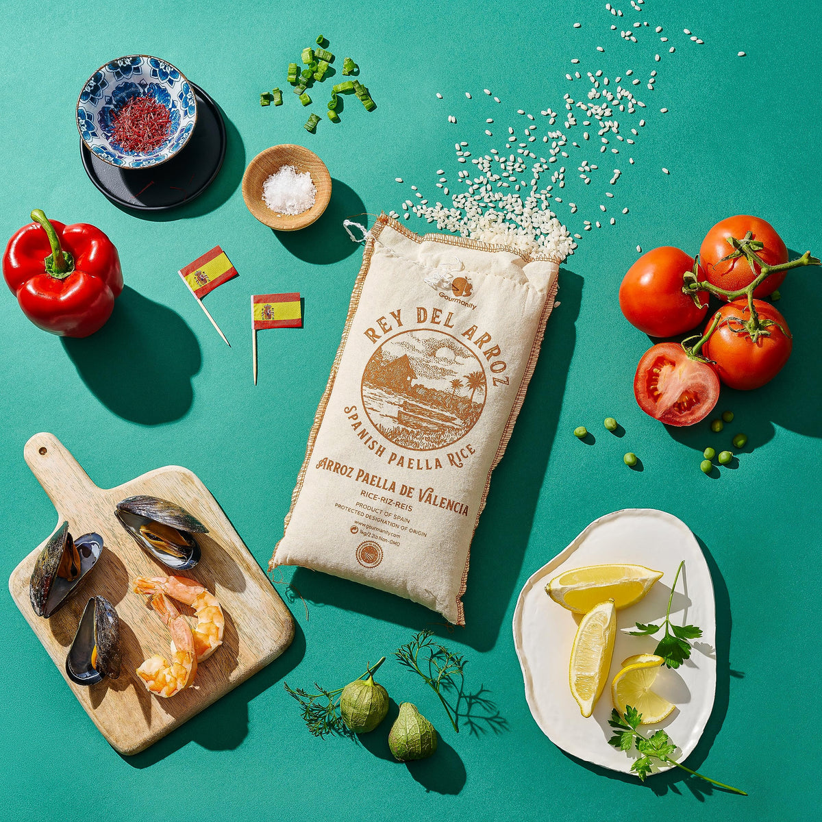 Gourmanity short-grain rice close-up showing creamy texture ideal for paella and risotto.