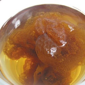 Greenhilltea pang-dahai-nut-skin-swells visible in hot water for a rich brew