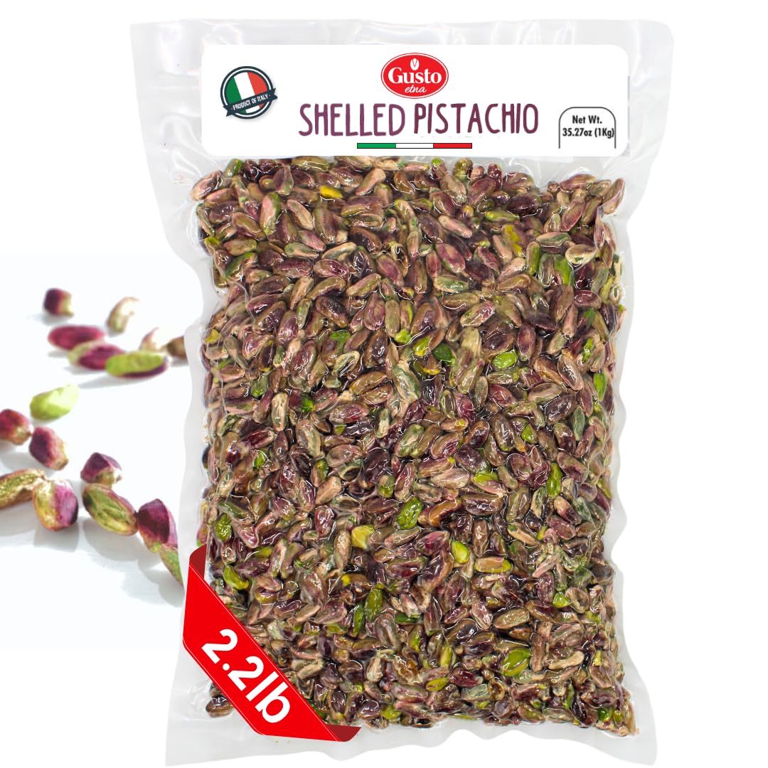 GUSTO ETNA pistachios shelled raw unsalted close-up for healthy snacking