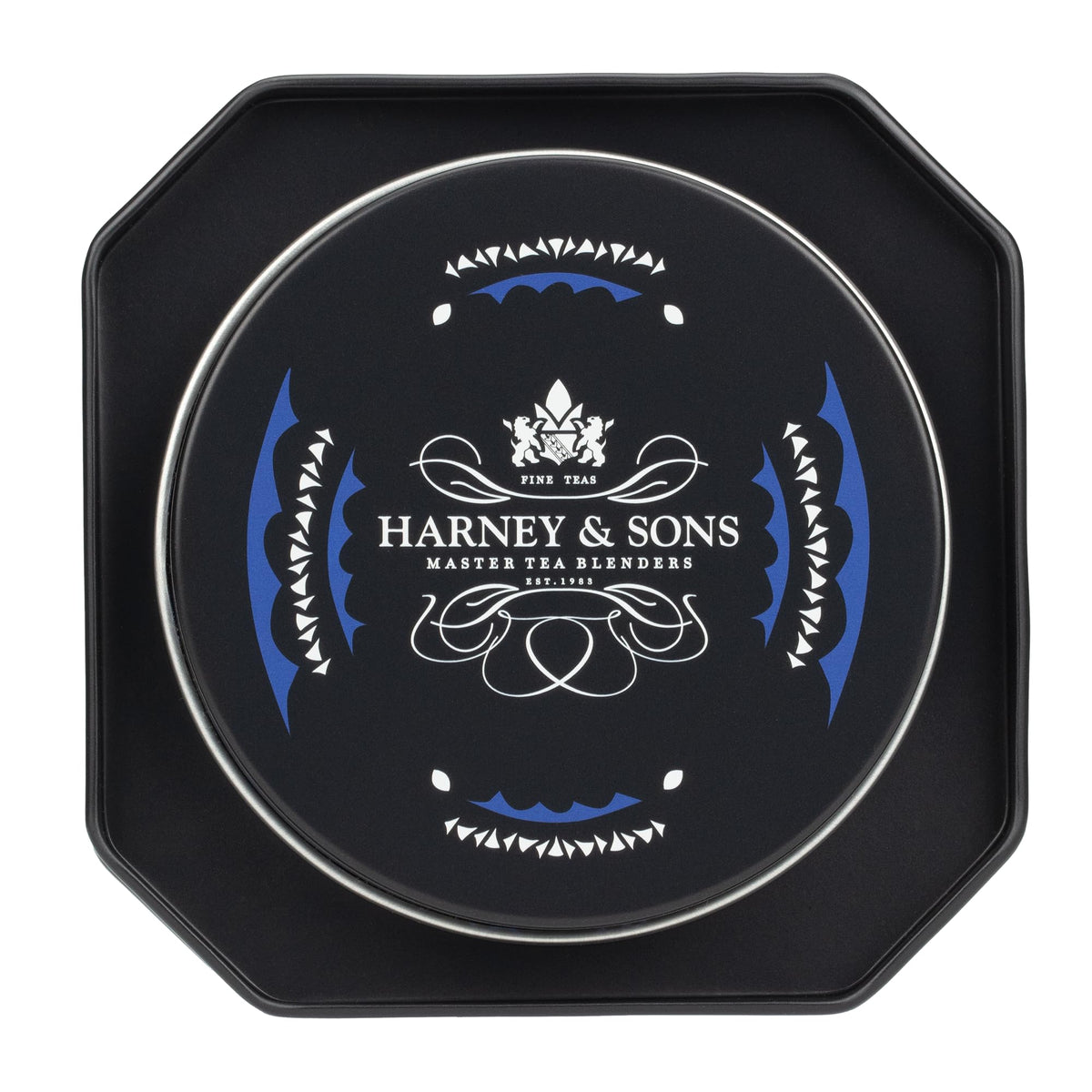Harney & Sons Cookies & Cream tea aroma highlights dessert-like allure.