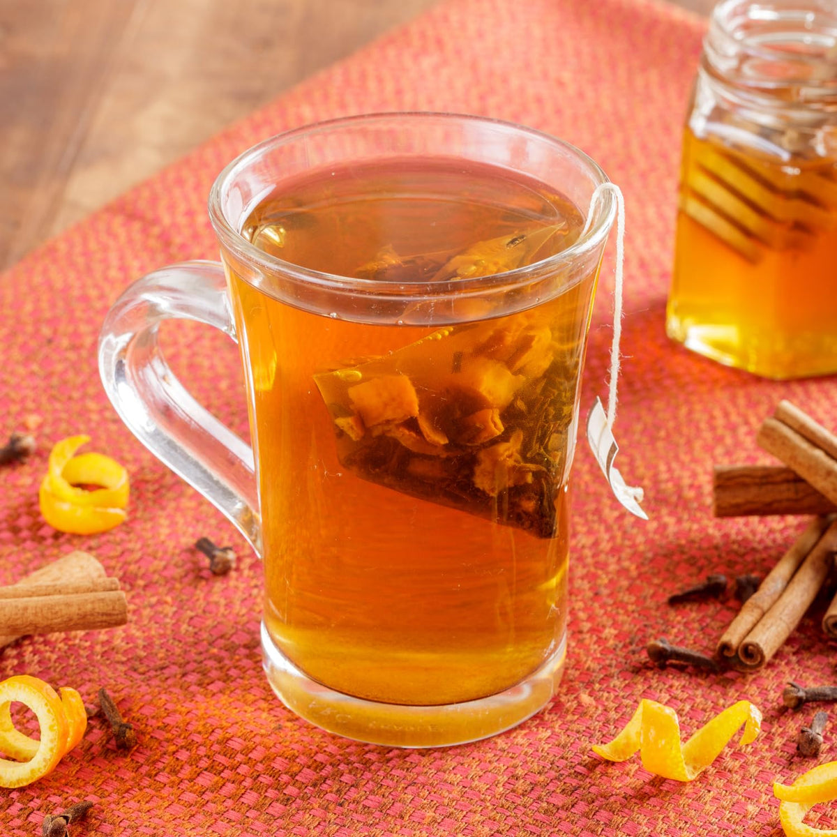 Harney & Sons decaffeinated hot cinnamon tea sachets close-up, convenient caffeine-free flavor.