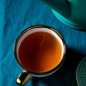 Harney and Sons Earl Grey Supreme brewing in cup reveals balanced flavor.
