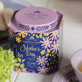 Harney & Sons Mother's Day tea brew-setup for a cozy moment