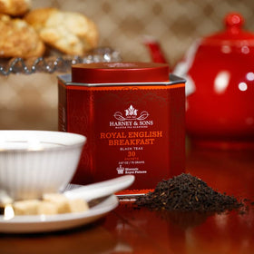 Harney & Sons Royal English Breakfast tea sachets brewing a quick cup.