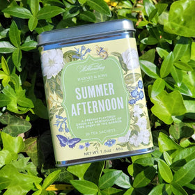 Harney & Sons Summer Afternoon green tea leaves evoke garden-fresh aroma for relaxing afternoons.