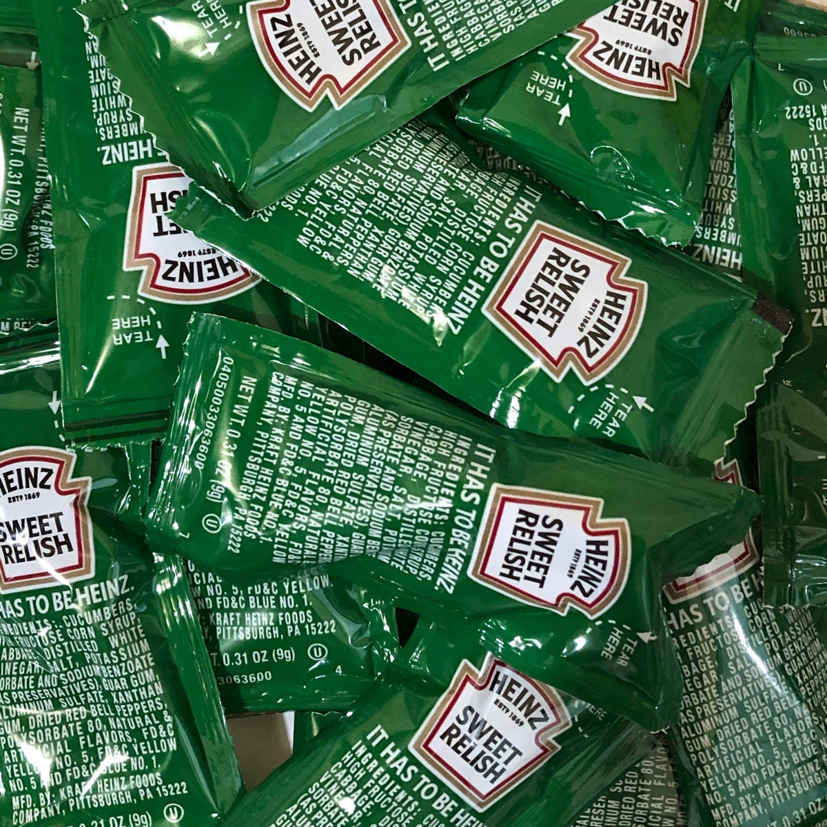 Picnic-ready Heinz Sweet Relish packets for sack lunches and outdoor meals.