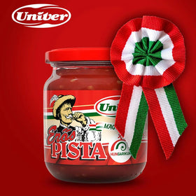 Hencher Eros Pista paprika paste jars stacked for the 3-pack convenience.