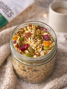 HerbaZest Amaranth Crispies in granola mix—vegan, gluten-free crunch.