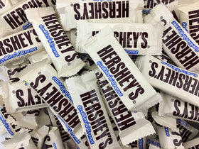 Hershey's Cookies 'n' Creme snack bars pack 2lb, convenient and shareable.