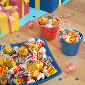 HERSHEY'S Miniatures assorted candy, perfect for sharing on snack days.
