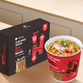 Hethstia ramen cup cooking process showing steaming noodles and spicy aroma