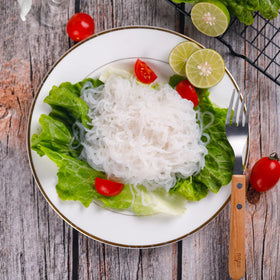 Hethstia Konjac Noodles served in a glass bowl for a light meal.