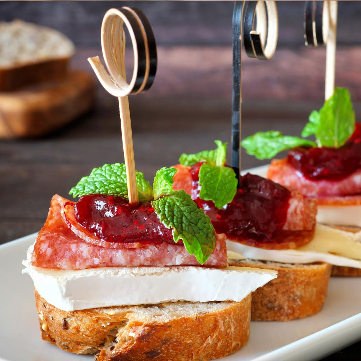 Hi Mountain beef and pork sausage mix guidance for versatile meat choices.