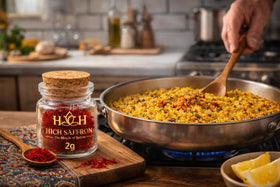 HICH SAFFRON saffron threads exhibit a golden hue for versatile color payoff.