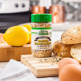 Hidden Nature's Source Everything Bagel Seasoning shaker closeup shows pink Himalayan salt for premium flavor