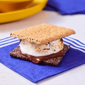 Family-friendly chocolate grahams ideal for picnics and road trips