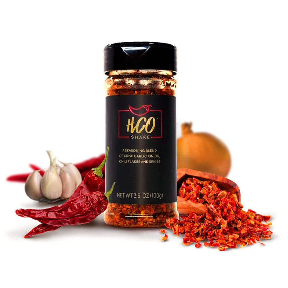 HCO Shake bottle pour by Hot Crispy Oil, ideal for spicing pizzas and pastas.