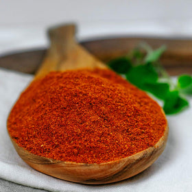 Fine texture of HQOExpress paprika powder for precise seasoning