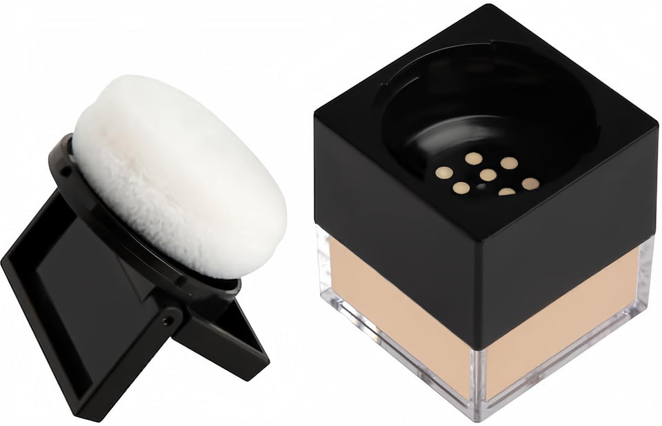HUDA Beauty Easy Bake BananaBread compact front view for quick on-the-go setting
