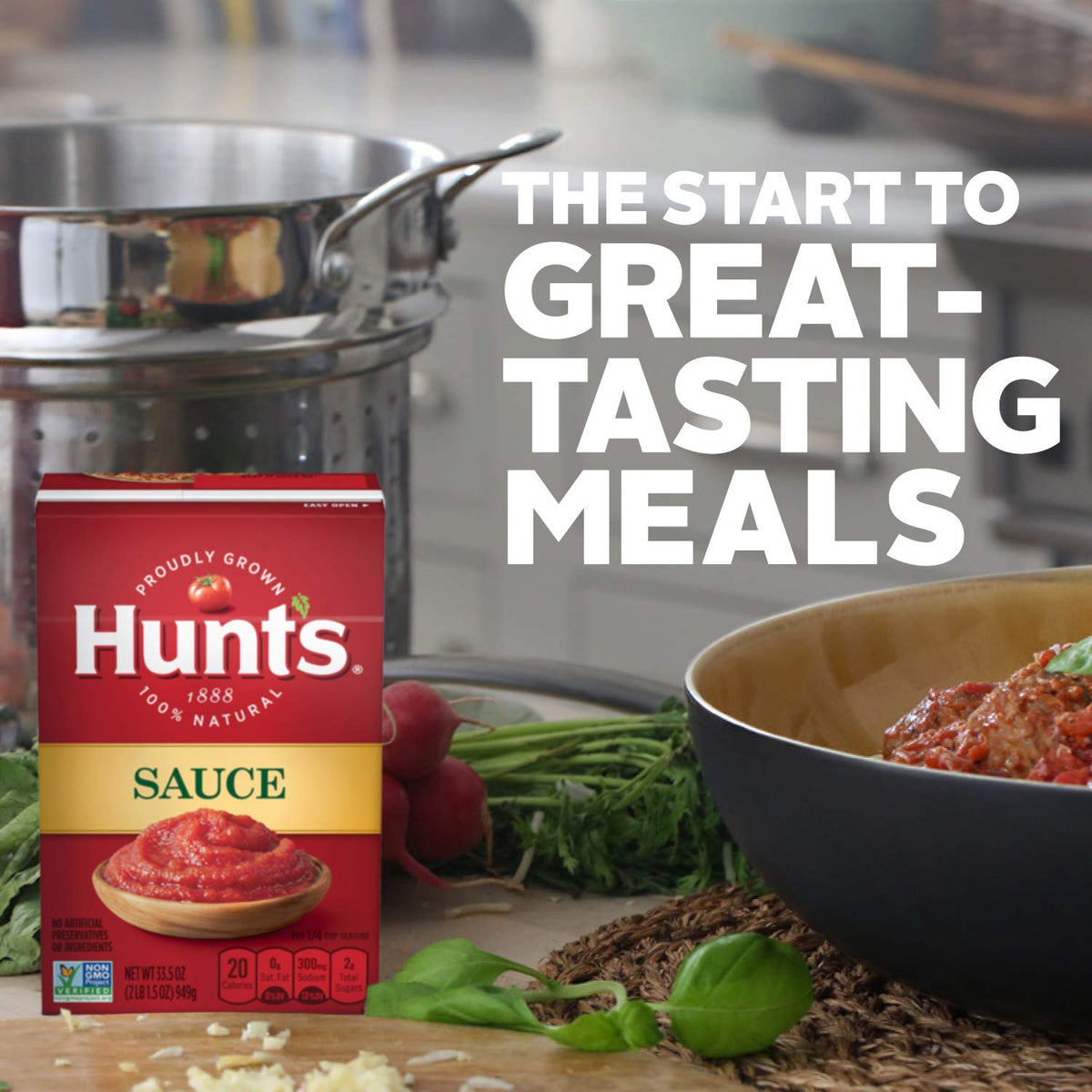 Hunt's Tomato Sauce label close-up shows natural ingredients and no artificial preservatives.