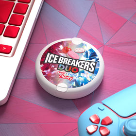 Ice Breakers Duo cooling crystals detail on cherry flavored mint