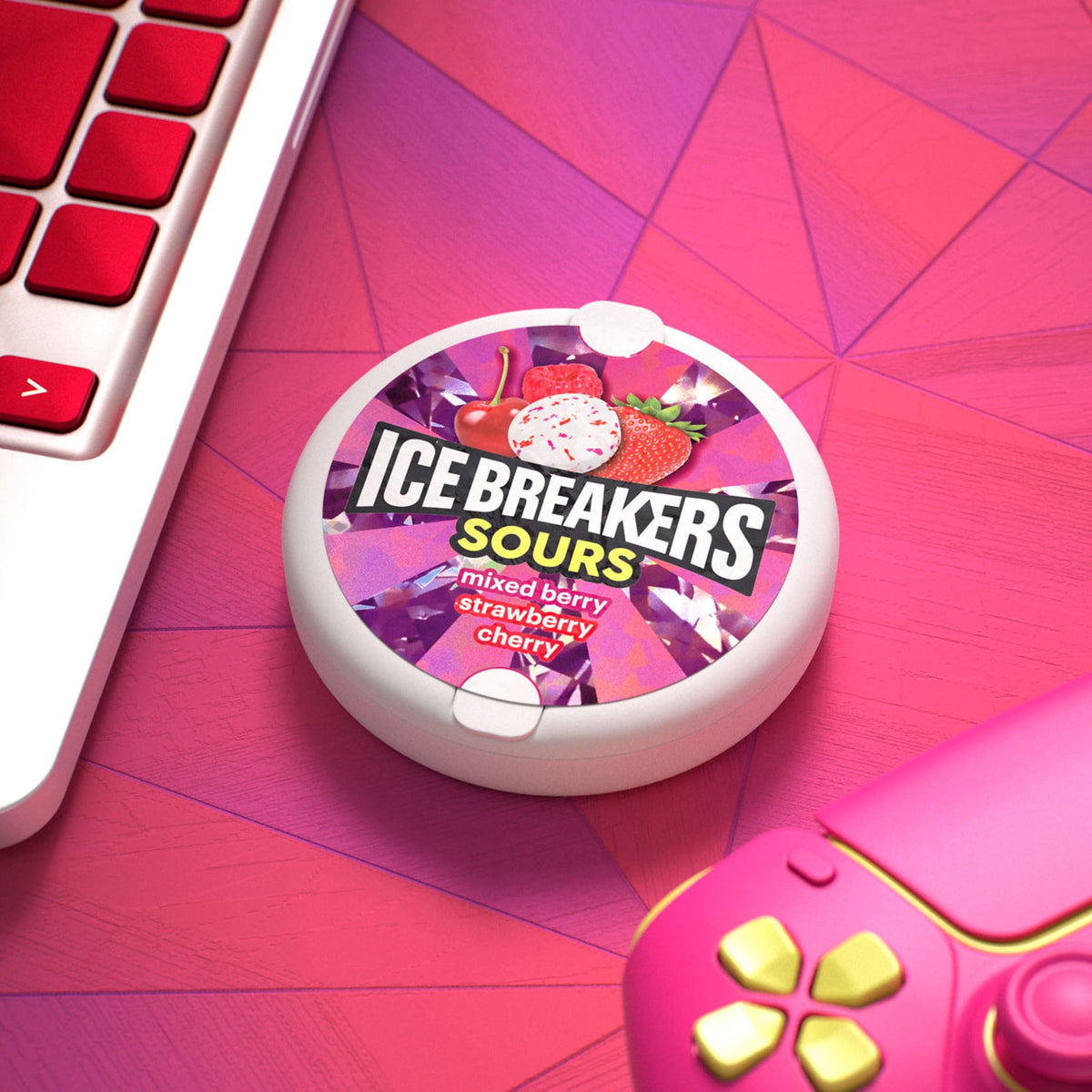 Ice Breakers Sours strawberry-cherry crystals close-up, vibrant and tasty