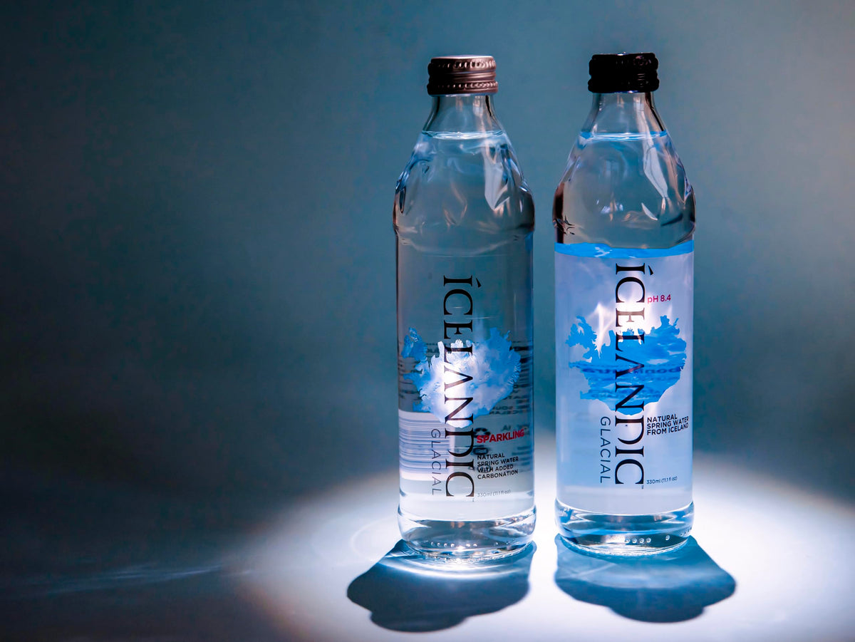 Icelandic Glacial Ölfus Spring source delivers naturally low mineral content and crisp taste.