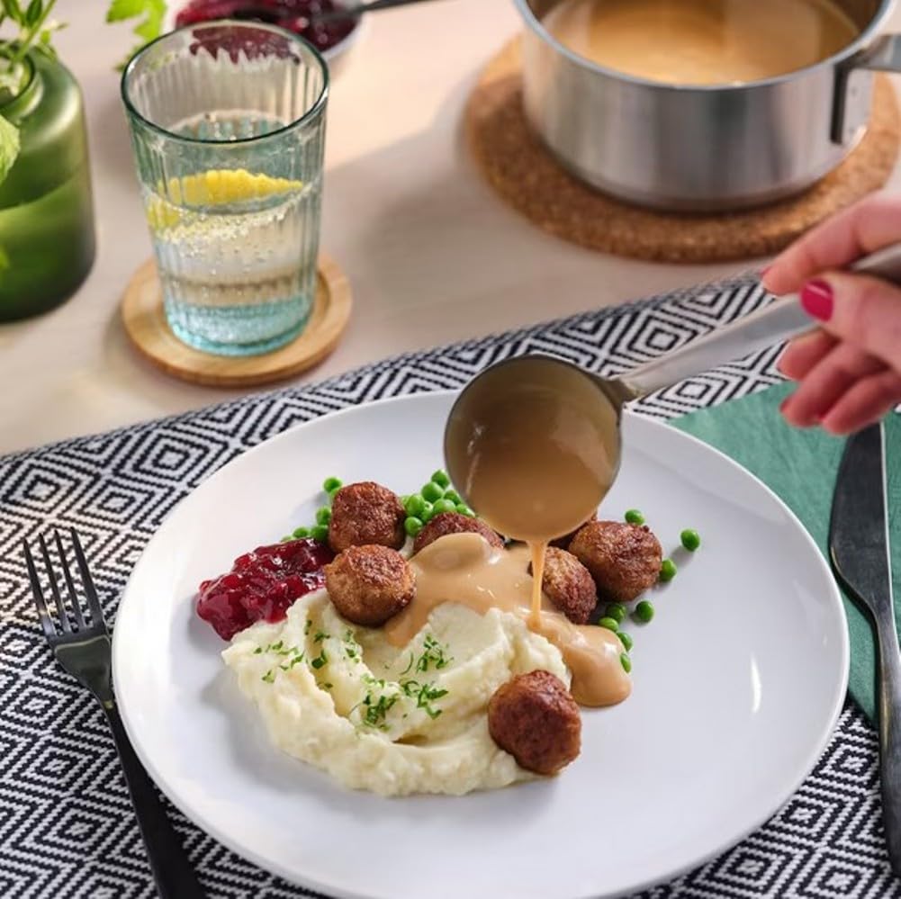 Lingonberry pairing with IKEA ALLEMANSRÄTTEN enhances balance.