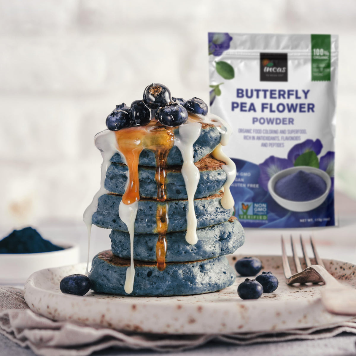 Incas natural blue food coloring used in desserts and drinks