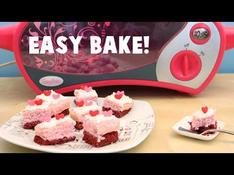 InterC Easy-Bake Oven setup image showing kid-friendly, safe operation.