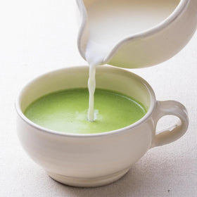 IPPODO Hatsu Matcha canister with scoop for daily use.
