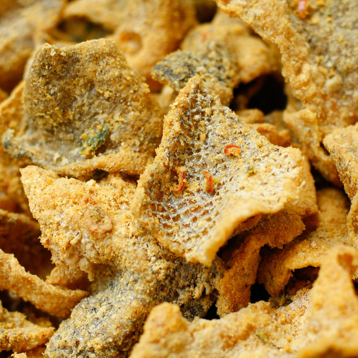 IRVINS Salted Egg Salmon Skin Chips Hand Cooked image highlights premium artisan crunch