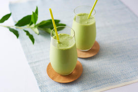 Ito En Sweet Matcha Powder Sticks prepared latte scene highlighting quick energy moments.