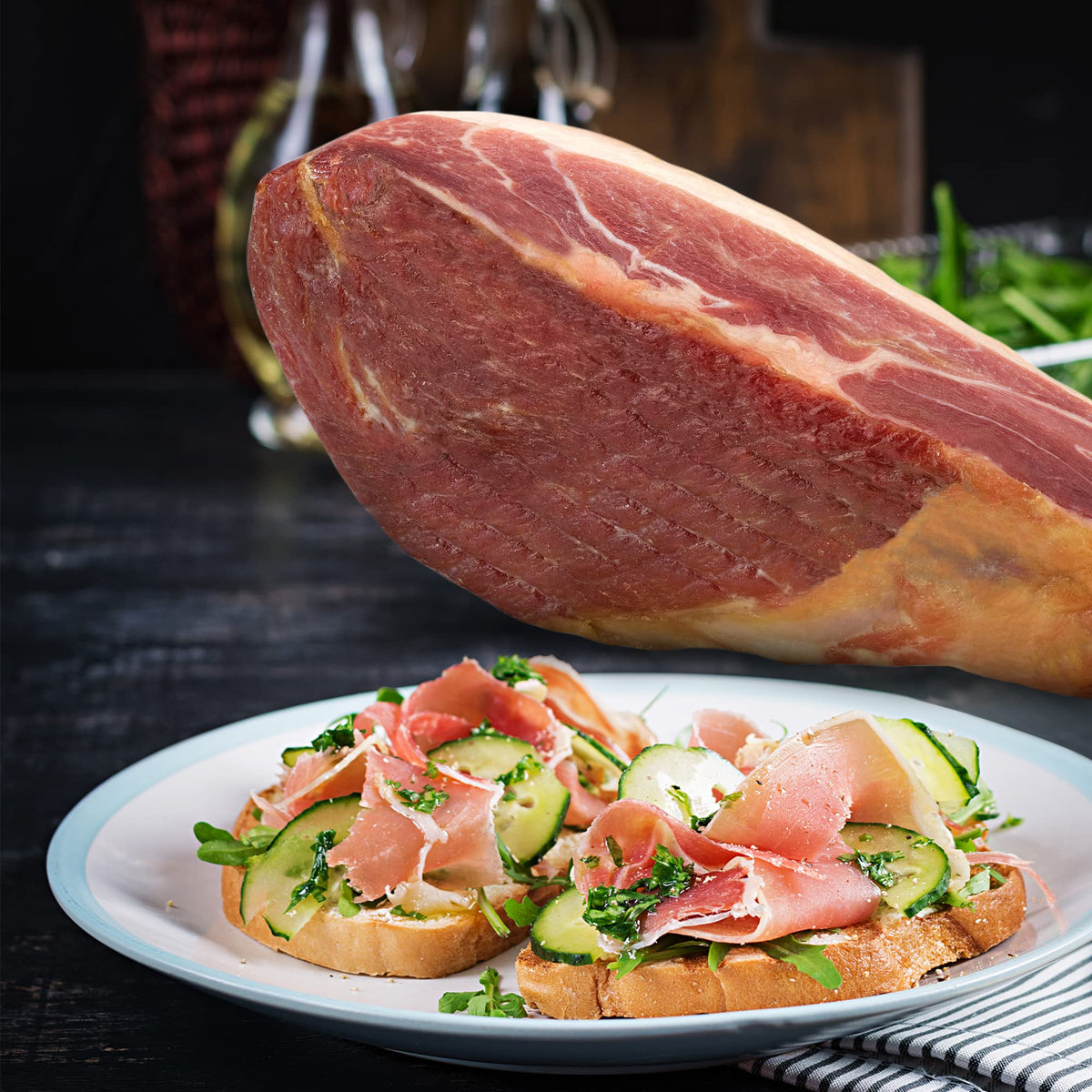 Jamonprive tapas-serving plate setup ideal for entertaining.