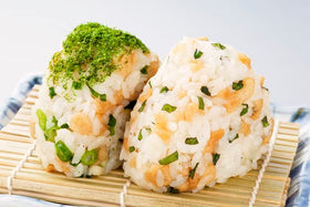 JAPANESE SAKURA OTAKU tenkasu tempura flakes noodles topping adds crisp contrast to soups and ramen.