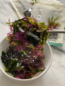 JEOLLANAMDO seaweed salad bag seal emphasizes convenient storage and freshness.