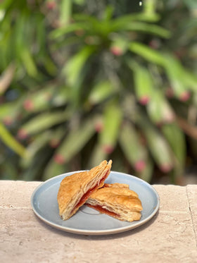 Jeynuuss Gluten-Free Guava Filling for allergy-friendly desserts.