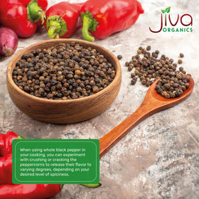 Jiva Organics close-up peppercorns show glossy seeds and texture
