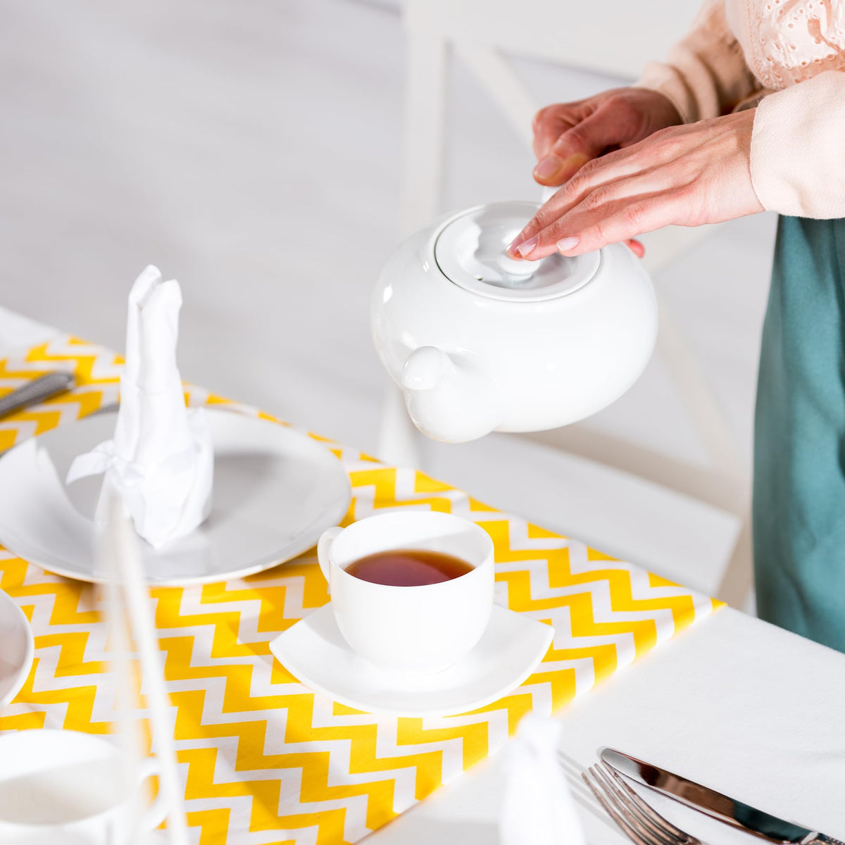 Jovvily Angelica Root pouring-tea image suggests serving moments.